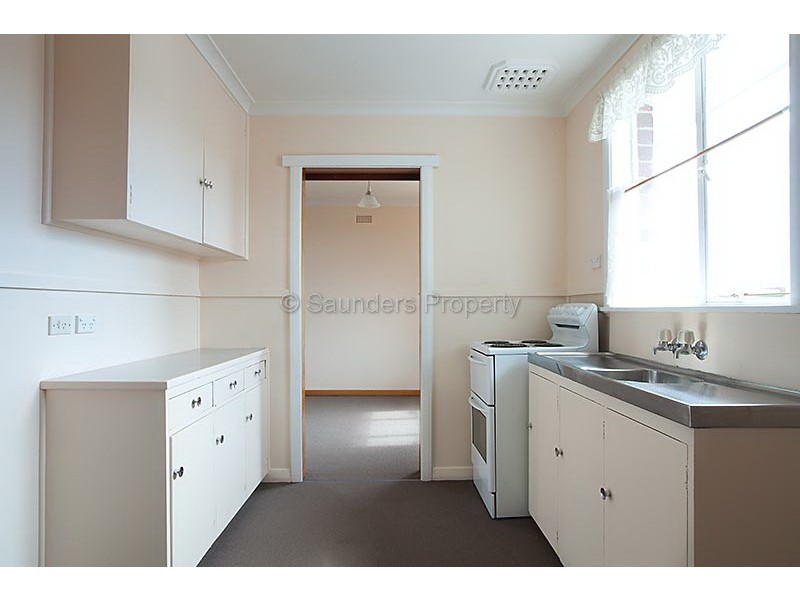 33 Woodward Avenue, Burnie TAS 7320