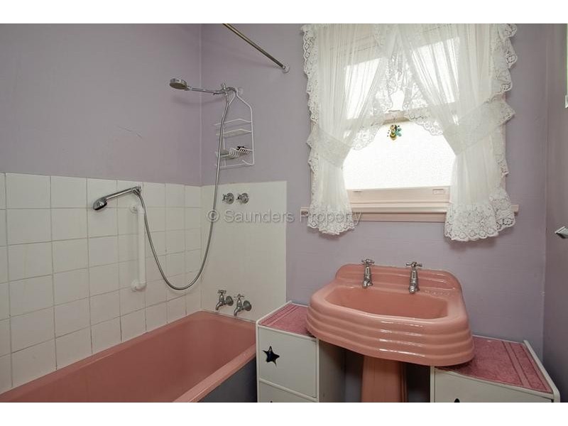 8 Stitz Street, Cooee TAS 7320