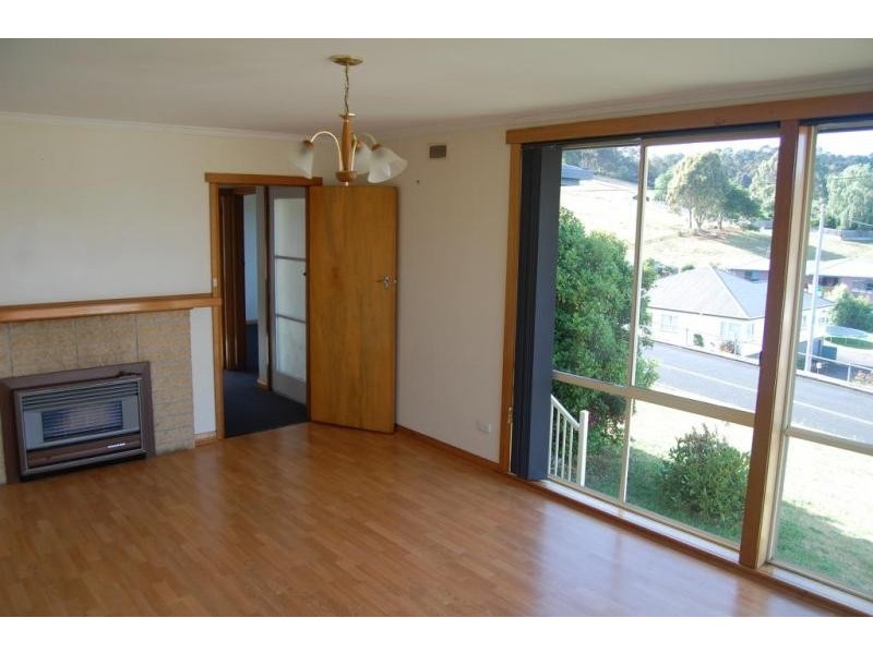 5 South Road, Penguin TAS 7316