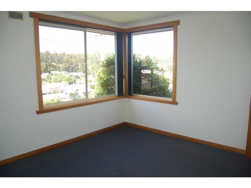 5 South Road, Penguin TAS 7316