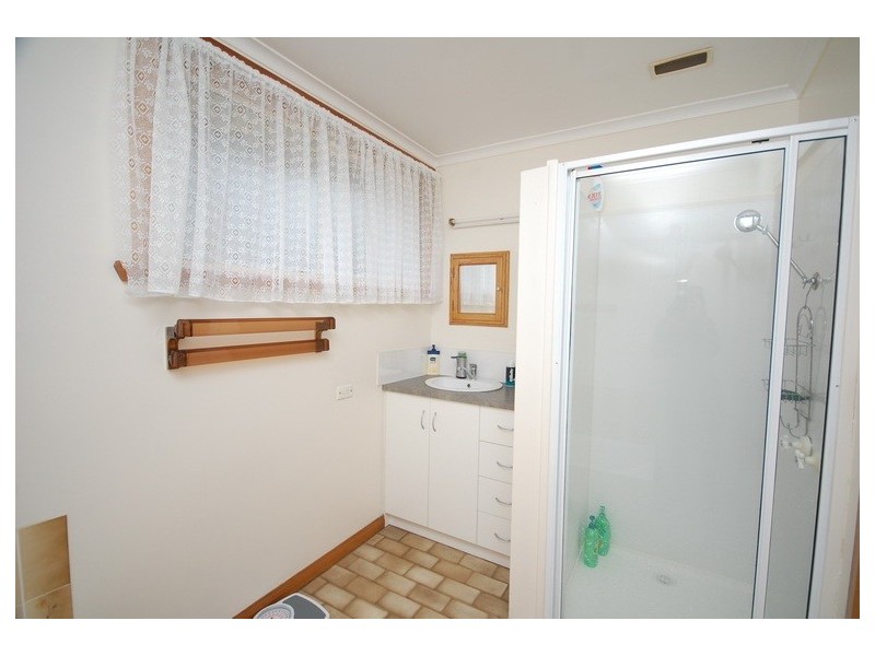 5 South Road, Penguin TAS 7316