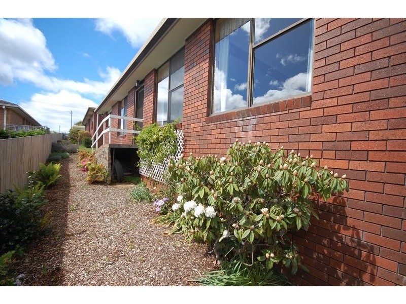 2/204a Mount Street, Burnie TAS 7320