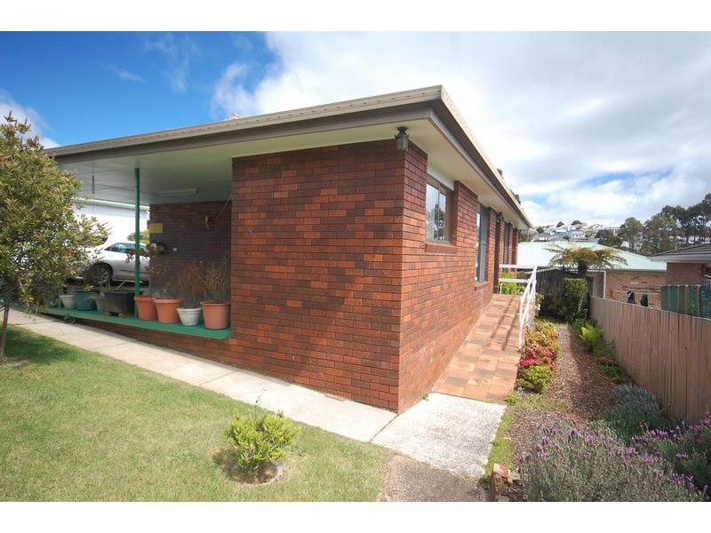 2/204a Mount Street, Burnie TAS 7320