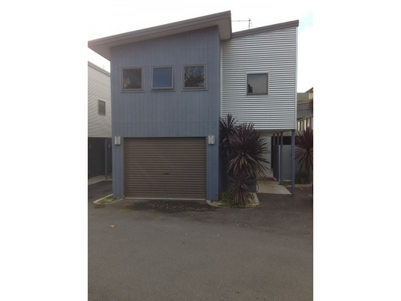 4/3 Lyndara Drive, Penguin TAS 7316