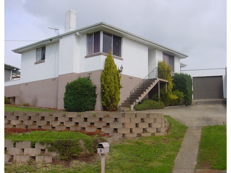 8 Winter Avenue, Burnie TAS 7320