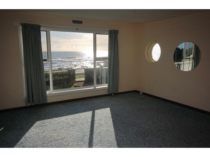 142 Main Road, Penguin TAS 7316