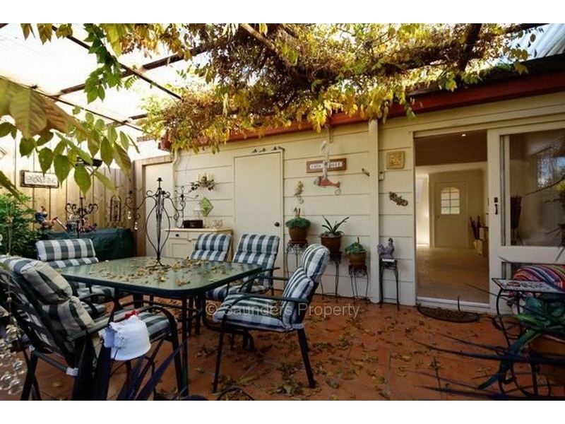 77 Lovett Street, Devonport TAS 7310