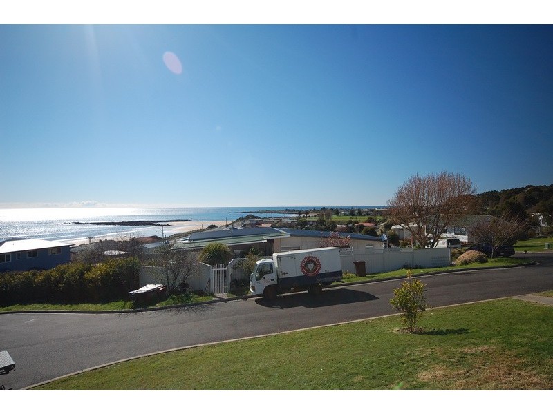 10 Frederick Street, Ocean Vista TAS 7320