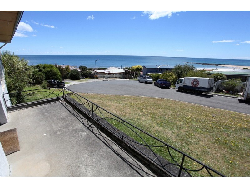 10 Frederick Street, Ocean Vista TAS 7320