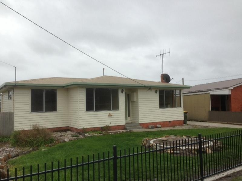 2 Bugg Street, Smithton TAS 7330