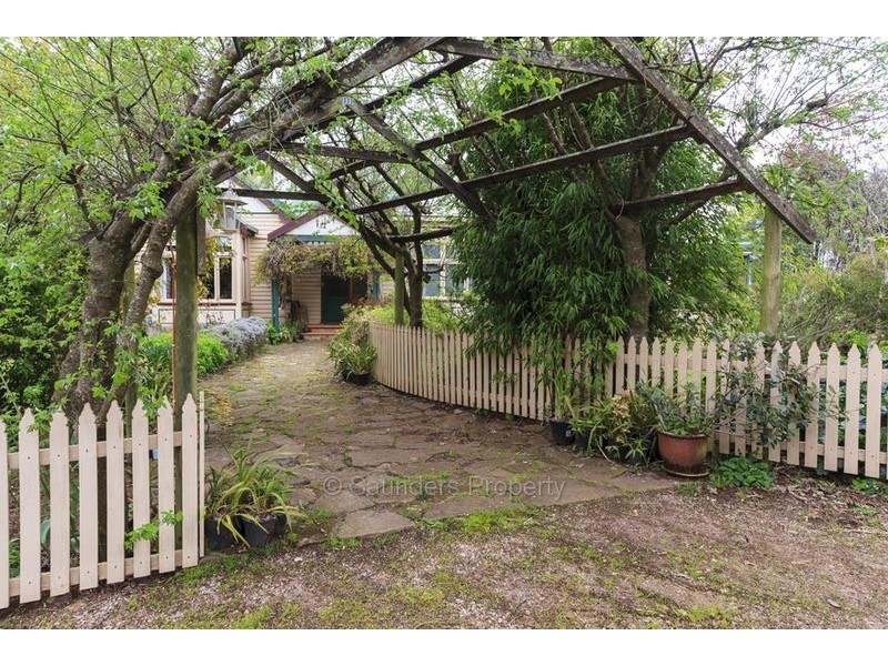 Barrington TAS 7306