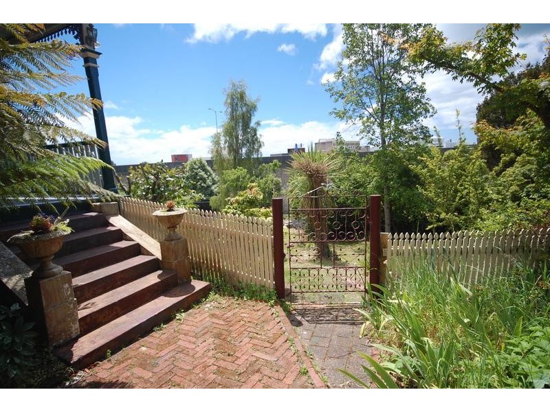 15 Charles Street, Burnie TAS 7320