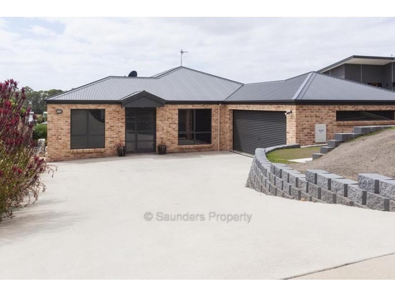 36 McCall Terrace, Stony Rise TAS 7310