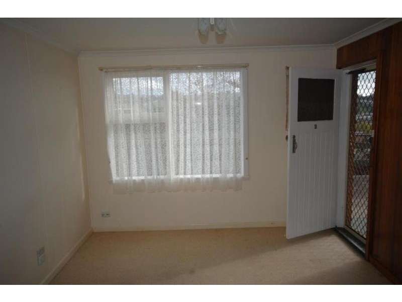 2/21 Quinn Street, Penguin TAS 7316