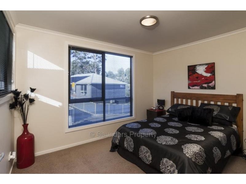 2/9 Tomarah Crescent, Devonport TAS 7310
