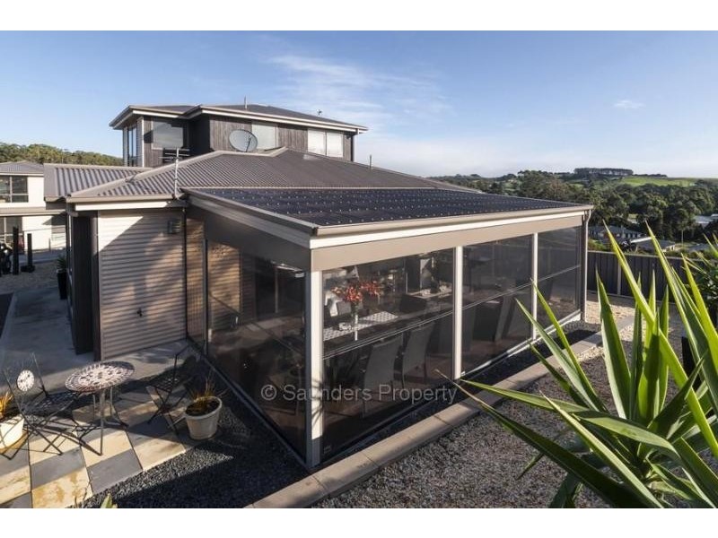 2/9 Tomarah Crescent, Devonport TAS 7310