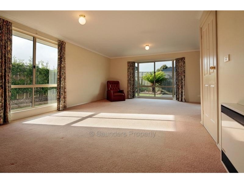 2/83 Parker Street, Devonport TAS 7310