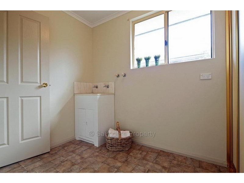 2/83 Parker Street, Devonport TAS 7310