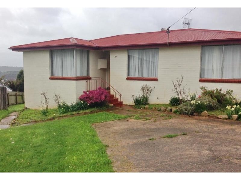 37 Winter Avenue, Upper Burnie TAS 7320