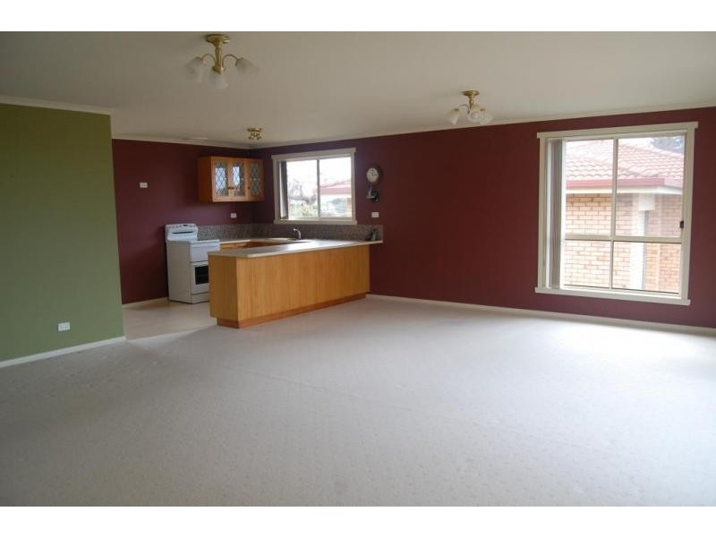 2/34a Arthur Street, Somerset TAS 7322