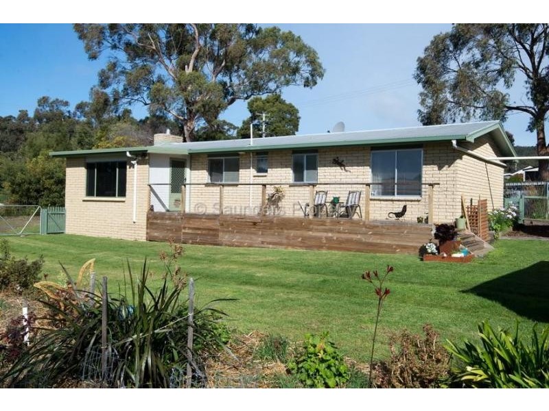 2 Kenelm Avenue, Sisters Beach TAS 7321