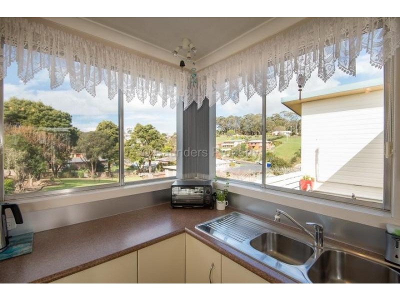 2 Quinn Street, Penguin TAS 7316