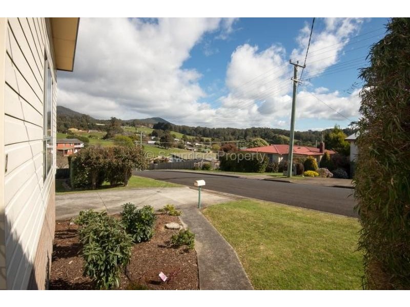 2 Quinn Street, Penguin TAS 7316