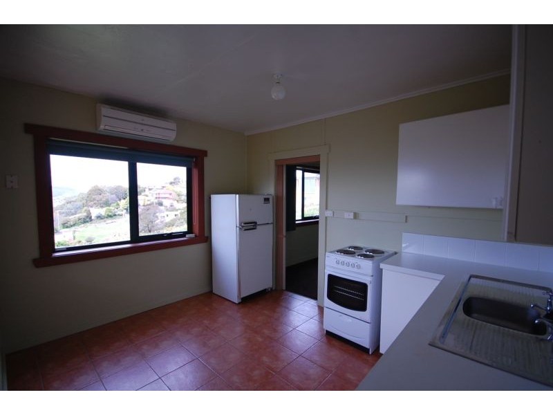 4/17 Elizabeth Street, Burnie TAS 7320