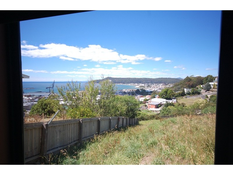 4/17 Elizabeth Street, Burnie TAS 7320