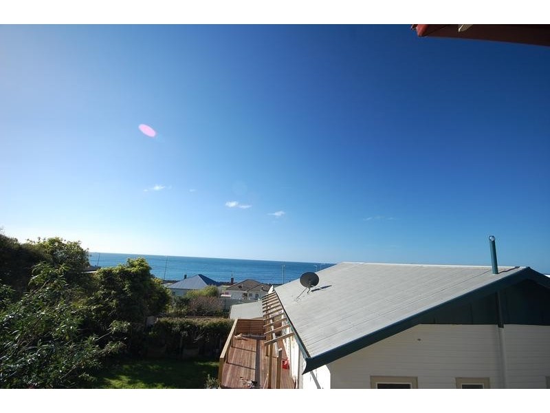 8 Wood Street, Parklands TAS 7320