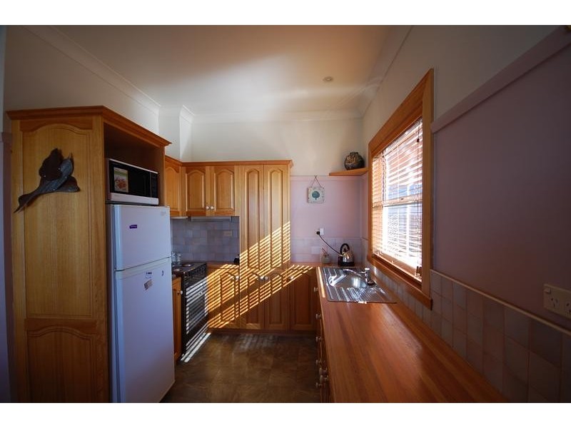 8 Wood Street, Parklands TAS 7320