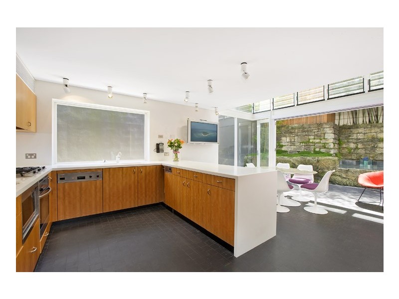 2 Waiwera Street, Mcmahons Point NSW 2060