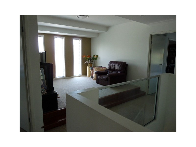 19 River Cove, Helensvale QLD 4212