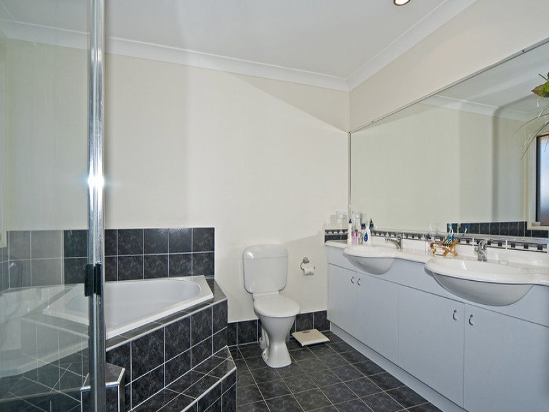 11 Jacob Court, Upper Coomera QLD 4209