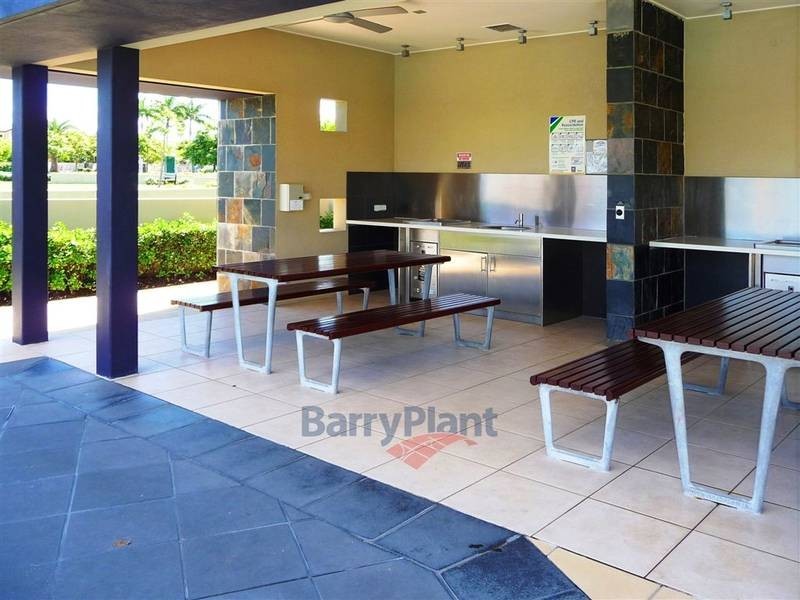 6091 Lugano Drive, Hope Island QLD 4212