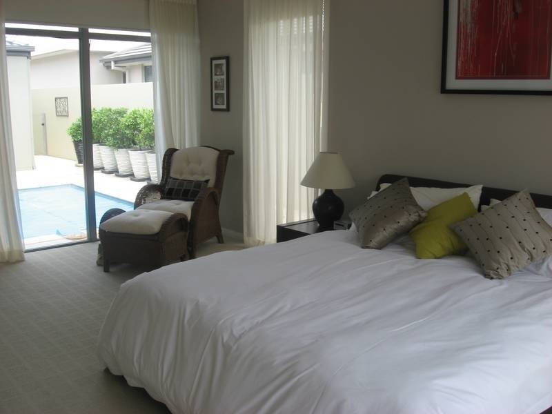 2842 YANDEERA CLOSE, Hope Island QLD 4212