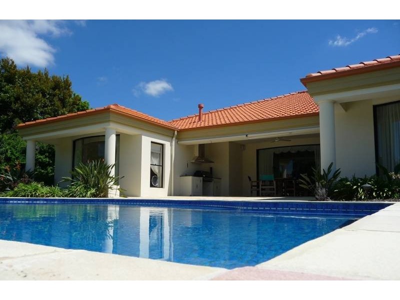 3163 Riverleigh Drive, Hope Island QLD 4212