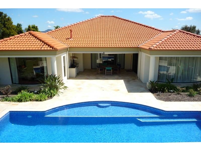 3163 Riverleigh Drive, Hope Island QLD 4212