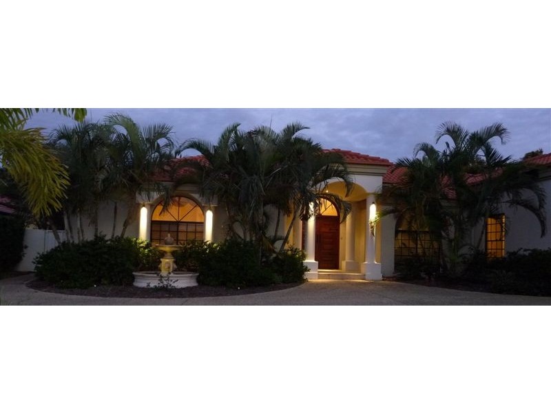 3163 Riverleigh Drive, Hope Island QLD 4212