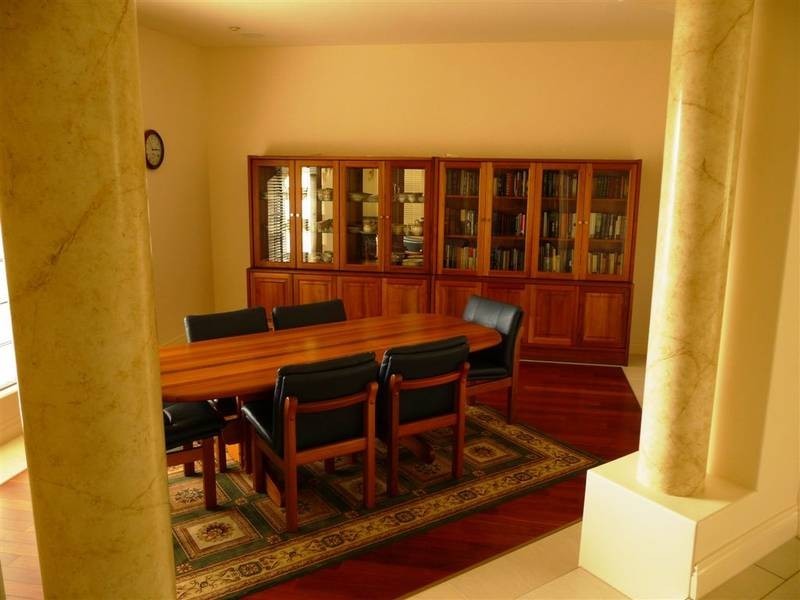 3163 Riverleigh Drive, Hope Island QLD 4212