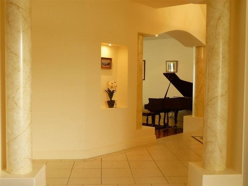 3163 Riverleigh Drive, Hope Island QLD 4212