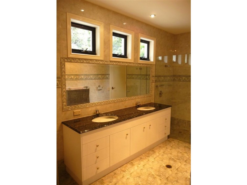 3163 Riverleigh Drive, Hope Island QLD 4212