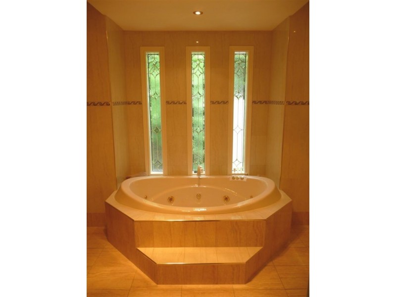 3163 Riverleigh Drive, Hope Island QLD 4212