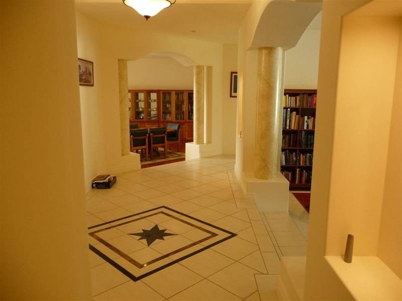 3163 Riverleigh Drive, Hope Island QLD 4212