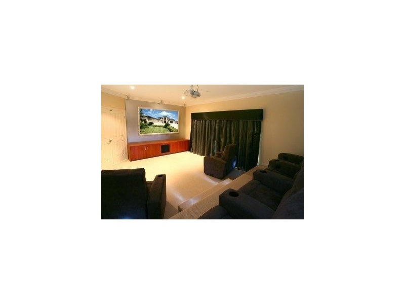 2346 Cressbrook Drive, Hope Island QLD 4212