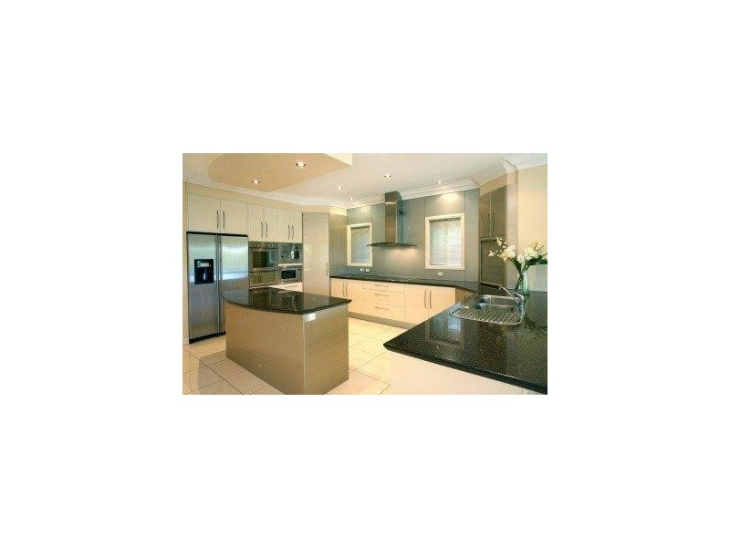 2346 Cressbrook Drive, Hope Island QLD 4212