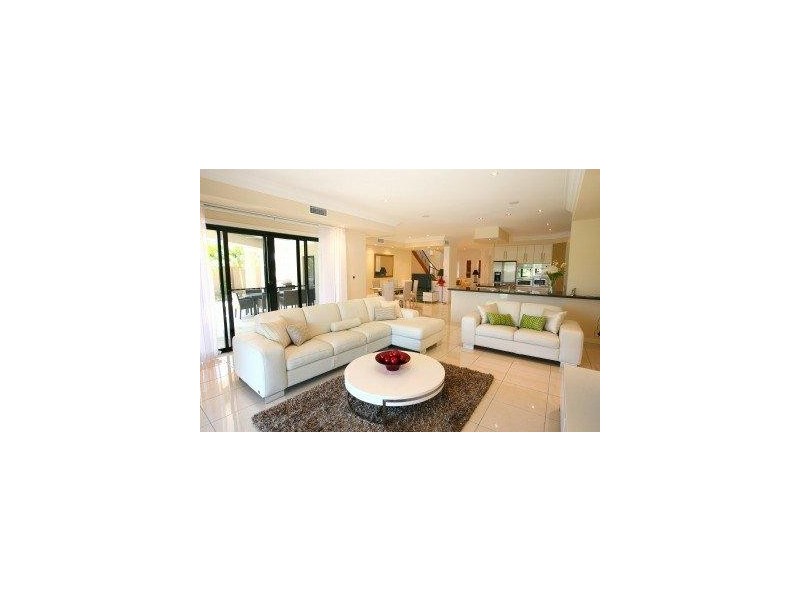 2346 Cressbrook Drive, Hope Island QLD 4212
