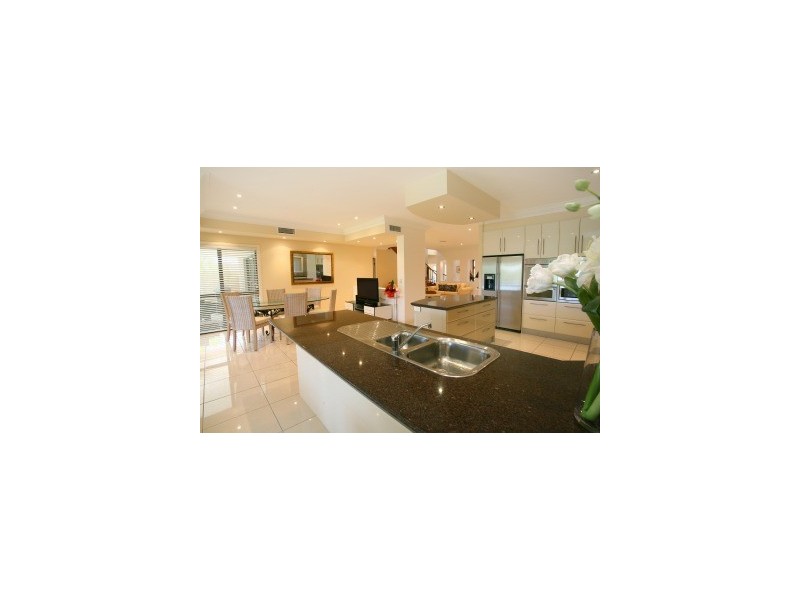 2346 Cressbrook Drive, Hope Island QLD 4212