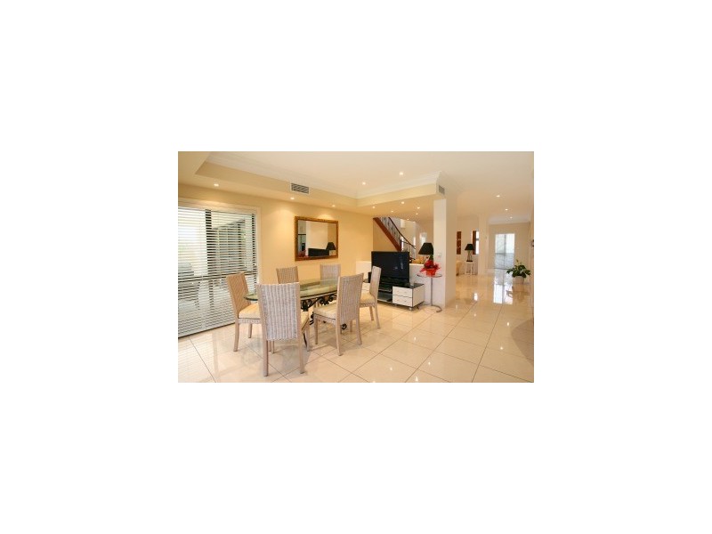 2346 Cressbrook Drive, Hope Island QLD 4212