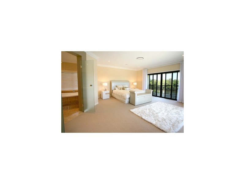 2346 Cressbrook Drive, Hope Island QLD 4212